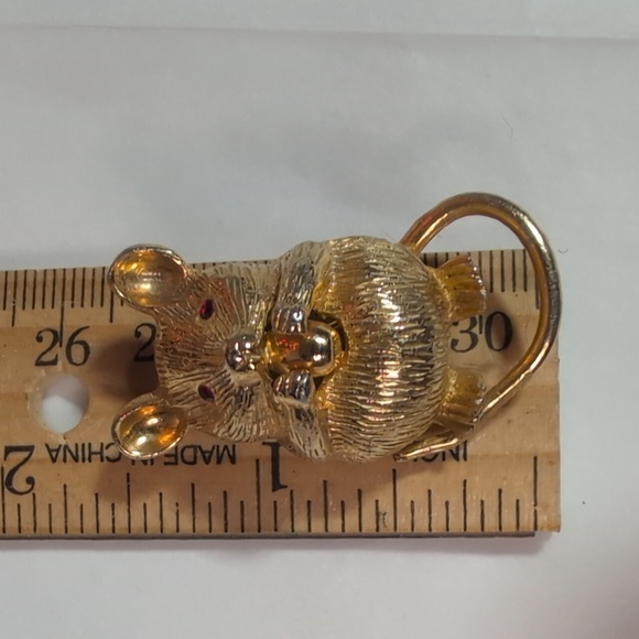 DeNicola Vintage Gold Tone Mouse Broach - Picture 5 of 5